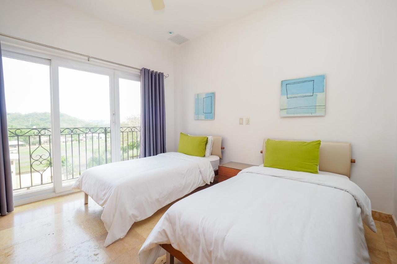 Ocean Terrace, Beachfront- A505 Хако Екстер'єр фото