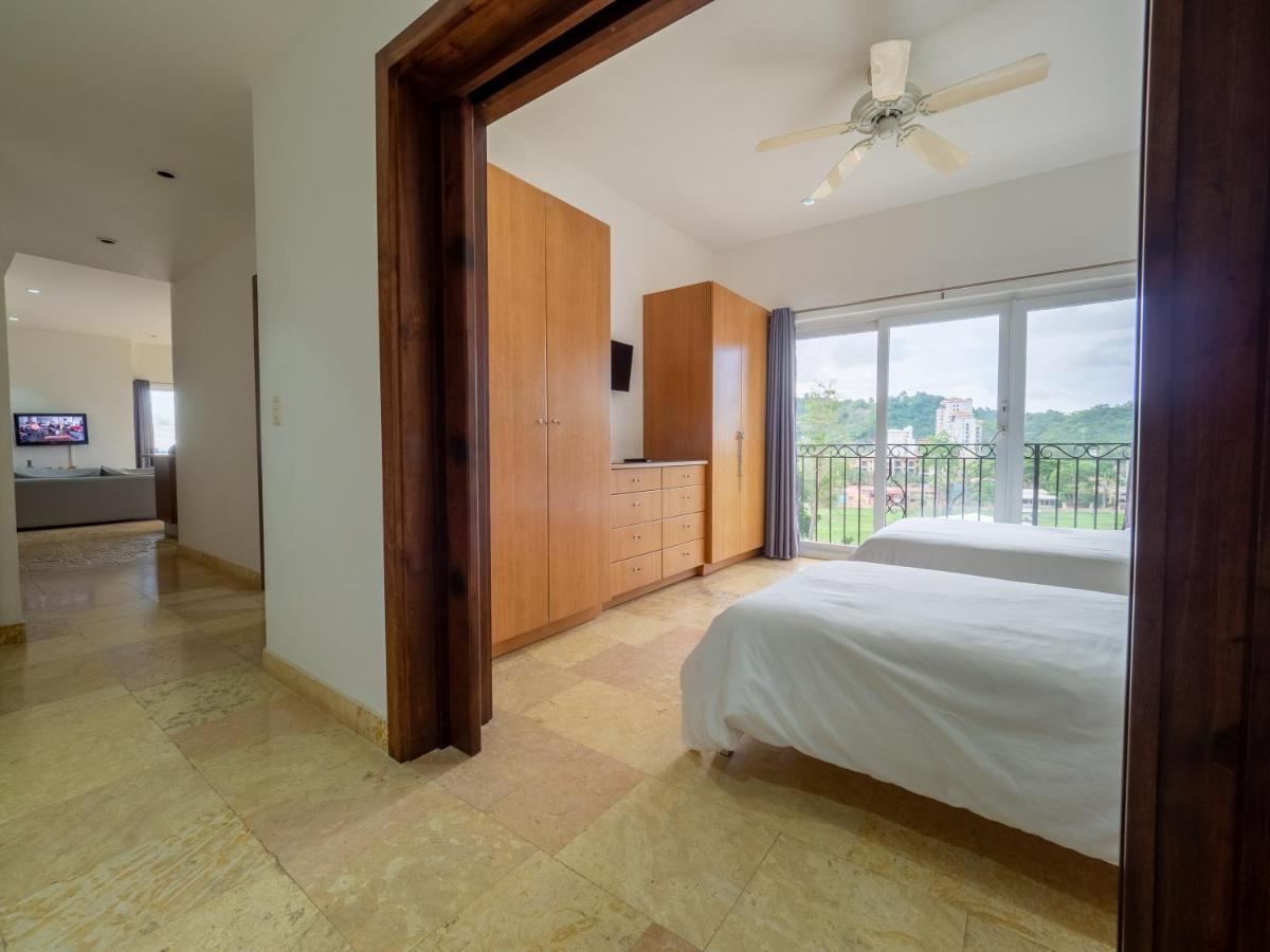 Ocean Terrace, Beachfront- A505 Хако Екстер'єр фото